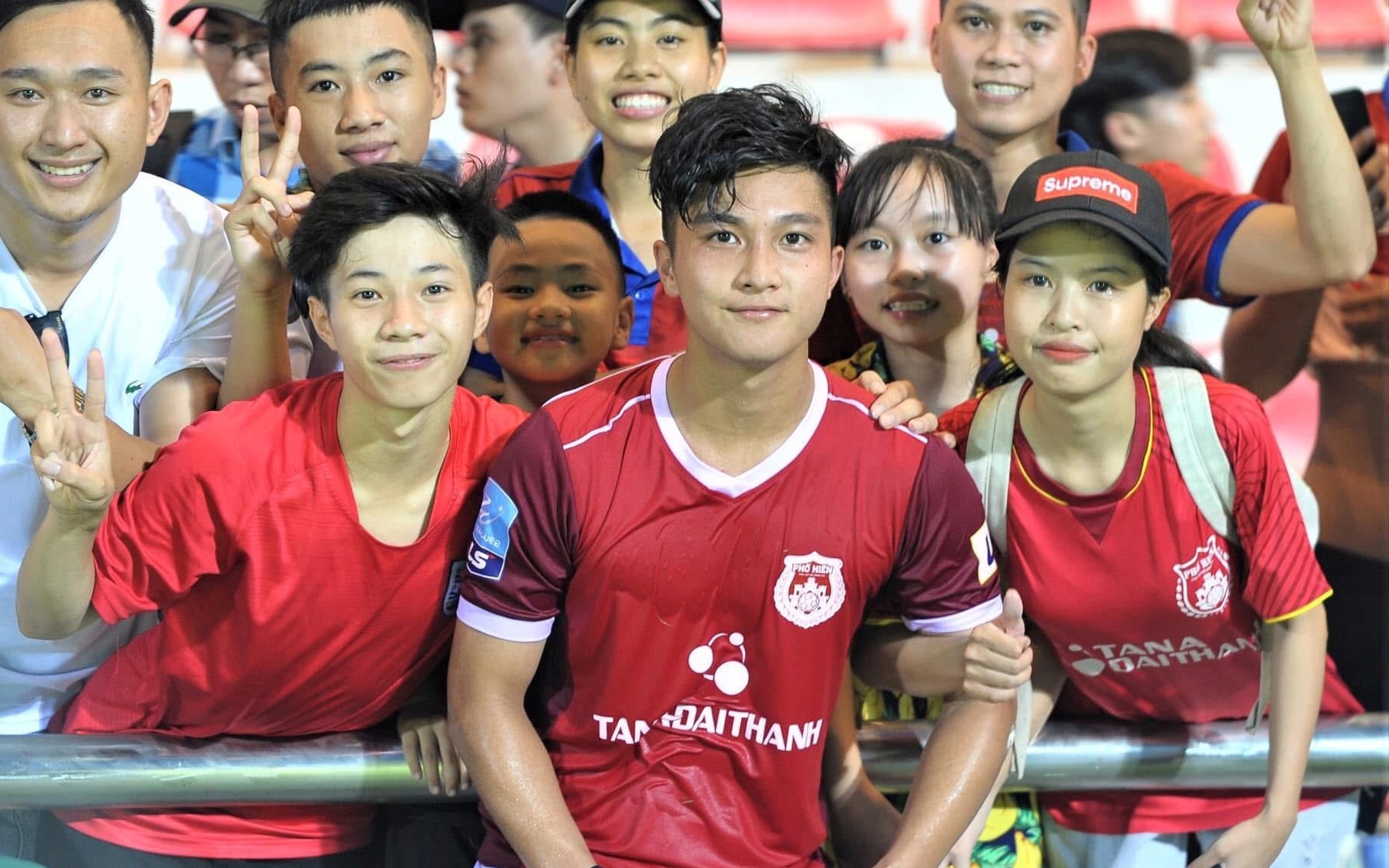 Martin Lo chia tay bóng đá sau 21 năm gắn bó