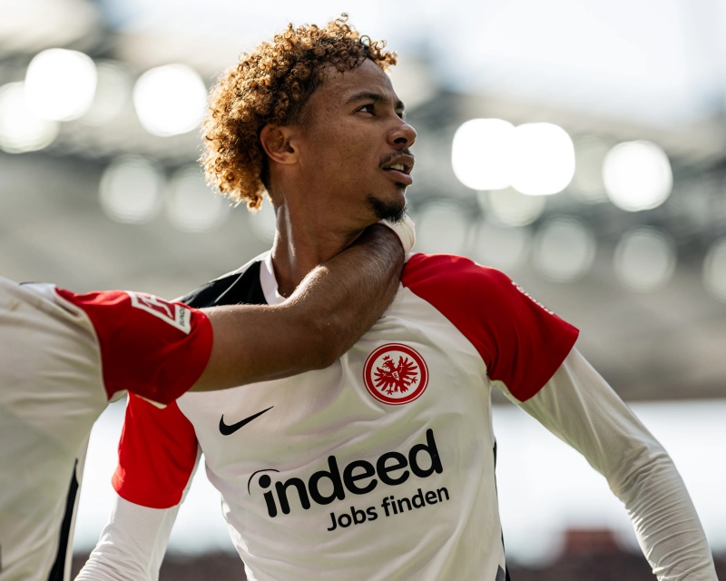 Hugo Ekitike tìm thấy tương lai mới tại Frankfurt