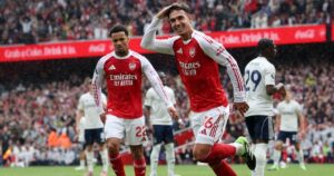 Xabi Alonso thừa nhận hối hận vì để mất Zubimendi