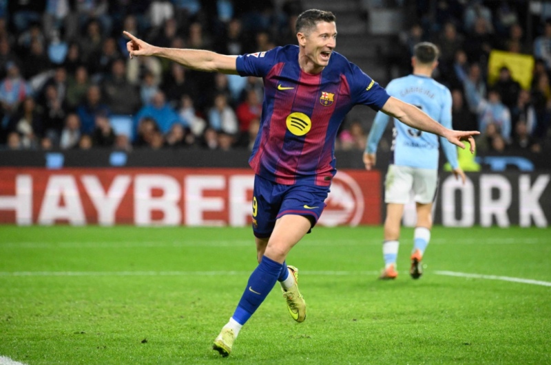 Lewandowski tỏa sáng với Hat-Trick giúp Barcelona đánh bại Celta Vigo