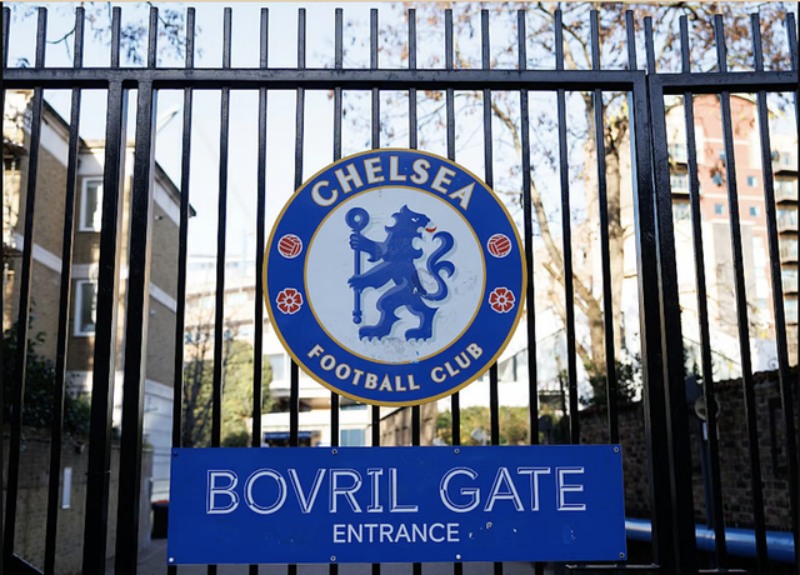 CĐV Chelsea biểu tình phản đối giới chủ Mỹ